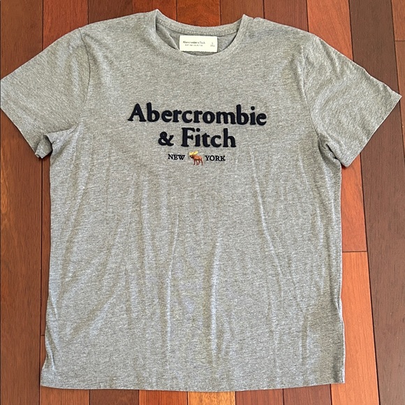 Abercrombie & Fitch Heather Gray Tee - Picture 1 of 3